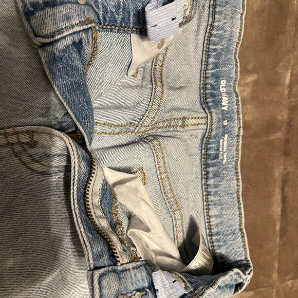 Old Navy Original Taper Jeans - Picture 2 of 3